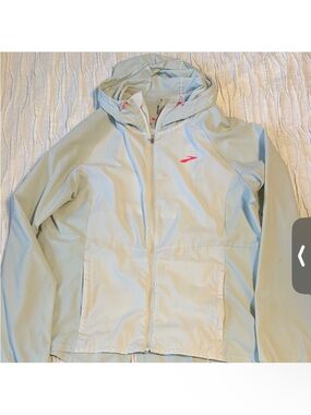 Brooks Canopy Jacket with Pink Accent